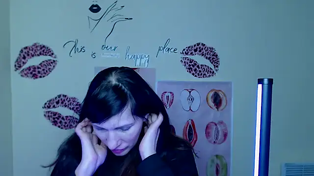 Snapshot of Rosalinda_ro chatting on February 22, 1:46 pm Rosalinda ro online show from February 22, 1:46 pm