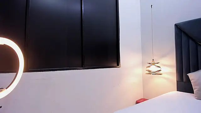 EmilyKartters online show from February 25, 12:16 pm