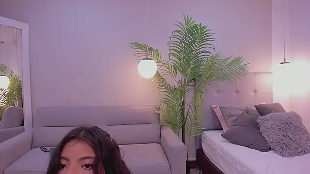 Snapshot of Iriana_Vexz chatting on February 25, 1:44 pm Iriana Vexz online show from February 25, 1:44 pm