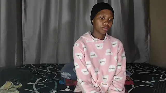 PussyFarrie online show from March 26, 6:11 am