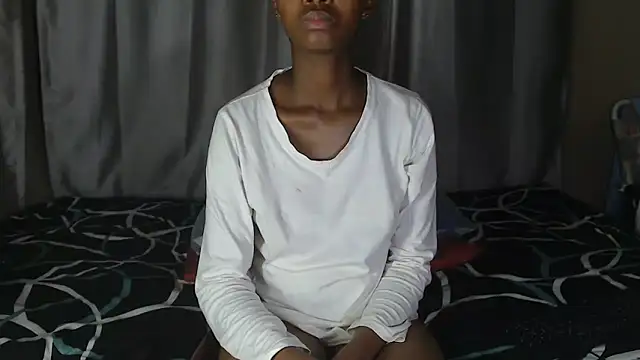 PussyFarrie online show from April 9, 6:30 am