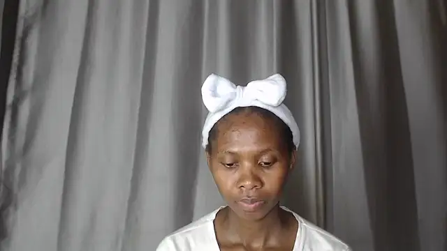 PussyFarrie online show from March 23, 11:10 am