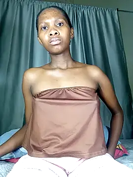 PussyFarrie online show from April 29, 7:23 am