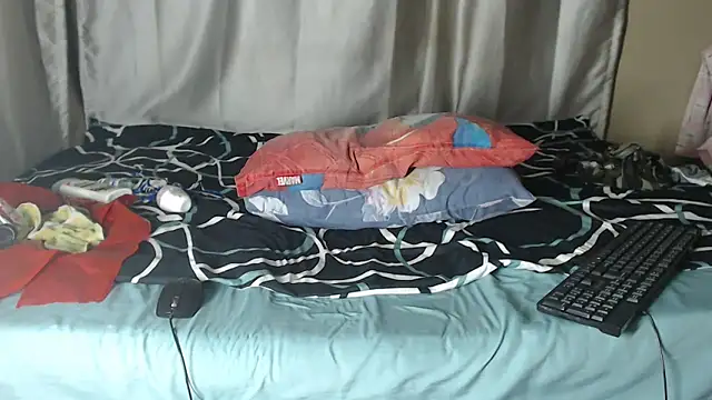 PussyFarrie online show from March 15, 6:31 am