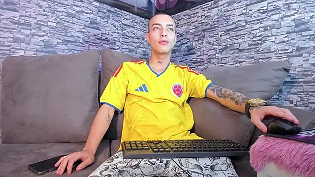 Dereck Boy  online show from February 7, 3:14 am