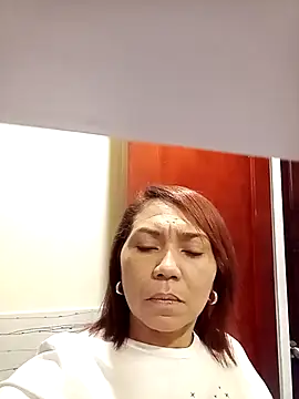 dannamomcerratt online show from February 22, 7:59 pm