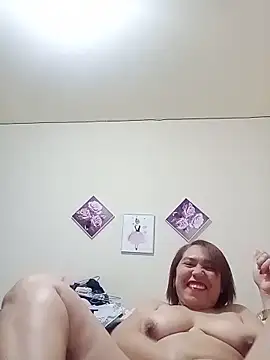 dannamomcerratt online show from May 25, 9:35 pm