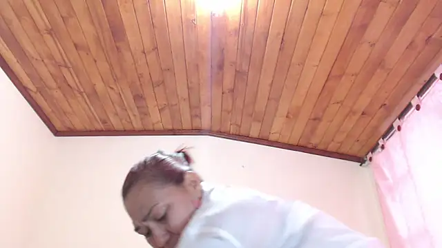 dannamomcerratt online show from February 16, 9:02 pm