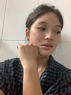 Snapshot of Suzu_xx01 chatting on May 31, 12:00 pm Suzu xx01 online show from May 31, 12:00 pm