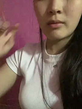 Snapshot of Suzu_xx01 chatting on May 21, 3:31 pm Suzu xx01 online show from May 21, 3:31 pm