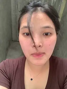 Snapshot of Suzu_xx01 chatting on May 9, 7:34 am Suzu xx01 online show from May 9, 7:34 am