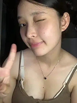 Snapshot of Suzu_xx01 chatting on May 17, 4:29 pm Suzu xx01 online show from May 17, 4:29 pm