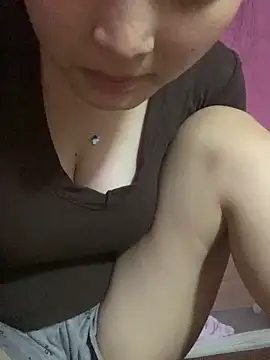 Snapshot of Suzu_xx01 chatting on May 22, 3:21 pm Suzu xx01 online show from May 22, 3:21 pm