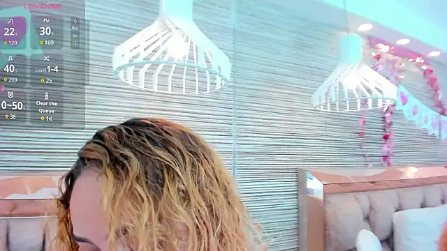 Snapshot of rossy_roose chatting on February 10, 7:46 pm rossy roose online show from February 10, 7:46 pm