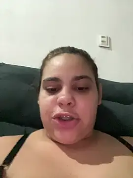 Snapshot of Adriputinha chatting on July 5, 2:49 am Adriputinha online show from July 5, 2:49 am