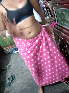 Snapshot of Tiay_009 chatting on February 5, 8:37 pm Tiay 009 online show from February 5, 8:37 pm