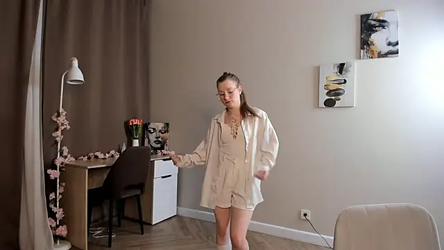 Snapshot of VictorMencia chatting on February 12, 7:02 pm VictorMencia online show from February 12, 7:02 pm