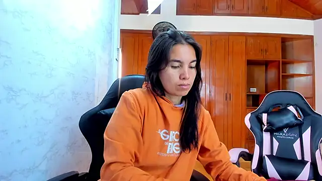 Snapshot of Emily_and_Soffy chatting on February 16, 12:04 pm Emily and Soffy online show from February 16, 12:04 pm