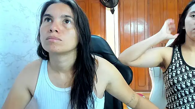 Snapshot of Emily_and_Soffy chatting on February 25, 12:16 pm Emily and Soffy online show from February 25, 12:16 pm