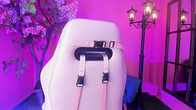 Snapshot of FemNoa chatting on February 9, 11:19 am FemNoa online show from February 9, 11:19 am