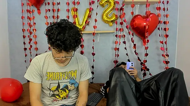 Snapshot of Eliotkinky chatting on February 18, 5:09 pm Eliotkinky online show from February 18, 5:09 pm