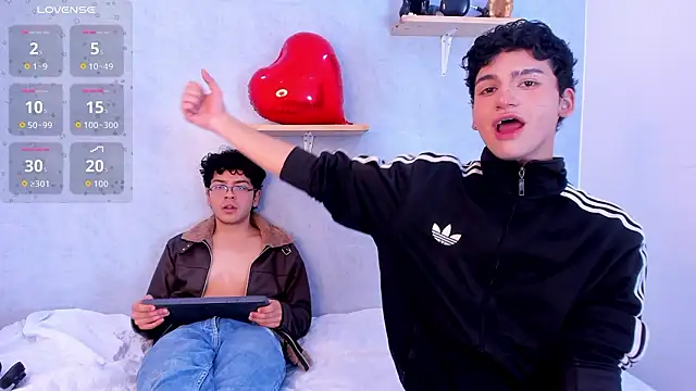 Snapshot of Eliotkinky chatting on February 13, 2:17 pm Eliotkinky online show from February 13, 2:17 pm