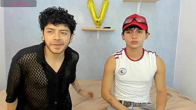 Snapshot of Eliotkinky chatting on February 24, 2:40 pm Eliotkinky online show from February 24, 2:40 pm