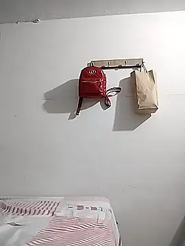 Snapshot of Katestar77 chatting on February 27, 9:36 pm Katestar77 online show from February 27, 9:36 pm