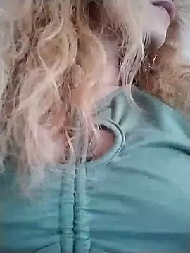 Snapshot of Katestar77 chatting on February 25, 6:08 pm Katestar77 online show from February 25, 6:08 pm