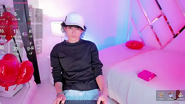 Snapshot of thanier_18 chatting on February 14, 7:25 pm thanier 18 online show from February 14, 7:25 pm