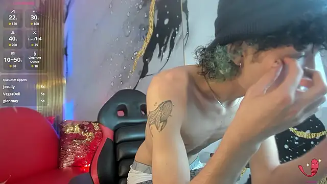 Snapshot of thanier_18 chatting on March 2, 7:15 am thanier 18 online show from March 2, 7:15 am