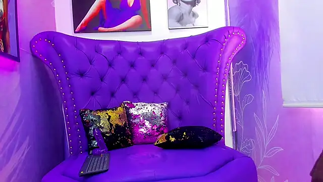 Snapshot of thanier_18 chatting on February 4, 8:37 pm thanier 18 online show from February 4, 8:37 pm