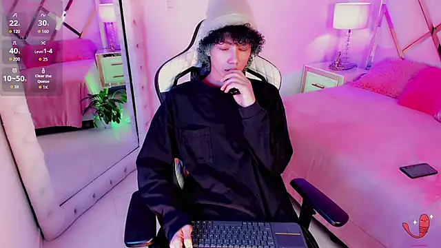 Snapshot of thanier_18 chatting on February 24, 7:37 pm thanier 18 online show from February 24, 7:37 pm