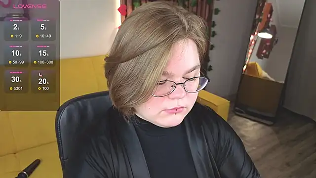 Snapshot of MaryFloree chatting on February 17, 3:04 am MaryFloree online show from February 17, 3:04 am