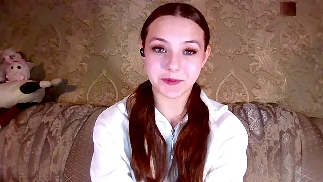 Snapshot of YuniNeko chatting on February 5, 2:57 pm YuniNeko online show from February 5, 2:57 pm