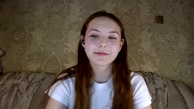 Snapshot of YuniNeko chatting on February 9, 5:00 pm YuniNeko online show from February 9, 5:00 pm