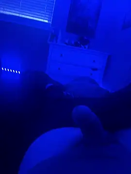 Snapshot of bigwhitedick430 chatting on February 4, 10:27 pm bigwhitedick430 online show from February 4, 10:27 pm