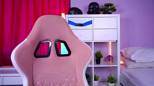 Snapshot of MistyReeds chatting on February 19, 5:59 am MistyReeds online show from February 19, 5:59 am