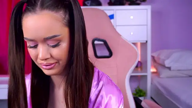 Snapshot of MistyReeds chatting on February 20, 6:19 am MistyReeds online show from February 20, 6:19 am