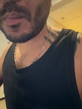 Snapshot of DaggerTie chatting on February 6, 2:24 pm DaggerTie online show from February 6, 2:24 pm