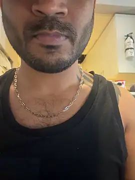 Snapshot of DaggerTie chatting on February 3, 5:29 pm DaggerTie online show from February 3, 5:29 pm