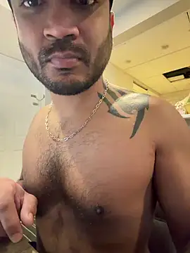 Snapshot of DaggerTie chatting on February 5, 2:02 pm DaggerTie online show from February 5, 2:02 pm