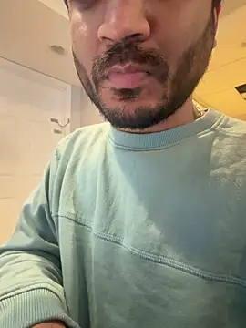 Snapshot of DaggerTie chatting on February 17, 2:14 pm DaggerTie online show from February 17, 2:14 pm