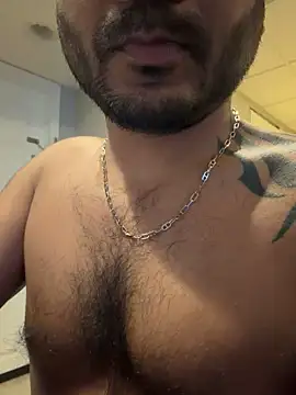 Snapshot of DaggerTie chatting on February 20, 7:38 pm DaggerTie online show from February 20, 7:38 pm