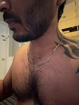 Snapshot of DaggerTie chatting on February 25, 3:12 pm DaggerTie online show from February 25, 3:12 pm