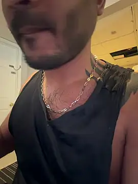 Snapshot of DaggerTie chatting on February 9, 4:49 pm DaggerTie online show from February 9, 4:49 pm