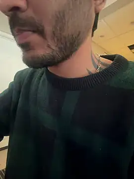 Snapshot of DaggerTie chatting on February 24, 3:13 pm DaggerTie online show from February 24, 3:13 pm