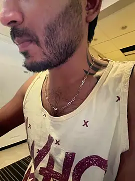 Snapshot of DaggerTie chatting on February 13, 7:58 pm DaggerTie online show from February 13, 7:58 pm