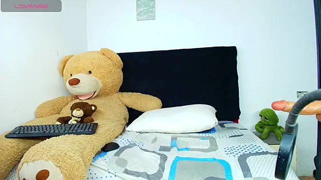 zeire  online show from March 23, 10:31 pm