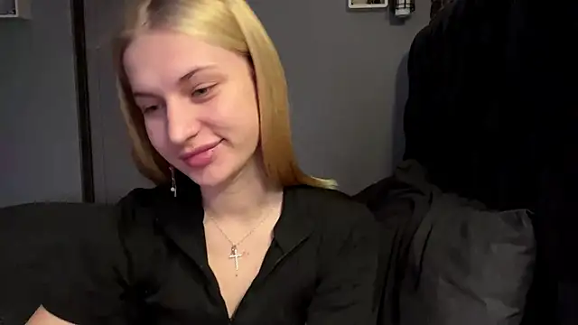 JeneeEady online show from April 2, 6:09 am